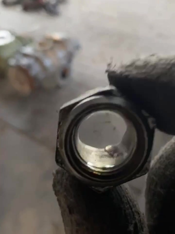 罗茨风机齿轮油油位窗发白浑浊怎么判断