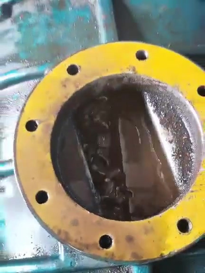 罗茨风机端盖油泥过厚怎么办？内腔清理的实操要点